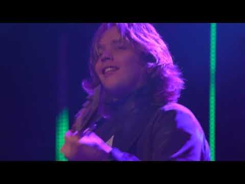 Billy Strings - Boston, MA Set 1 Performance 2022 - Official Video Thumbnail